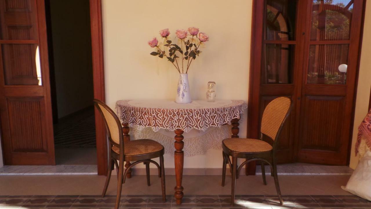 Oasi Ottocento Bed & Breakfast Quartu Sant'Elena Ngoại thất bức ảnh