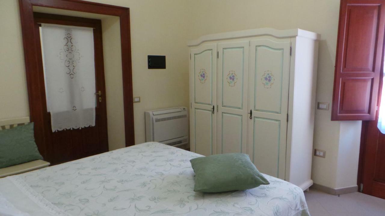 Oasi Ottocento Bed & Breakfast Quartu Sant'Elena Ngoại thất bức ảnh